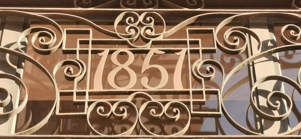 1851: Exceptional 19Th Century Studio In Madrid Exterior foto